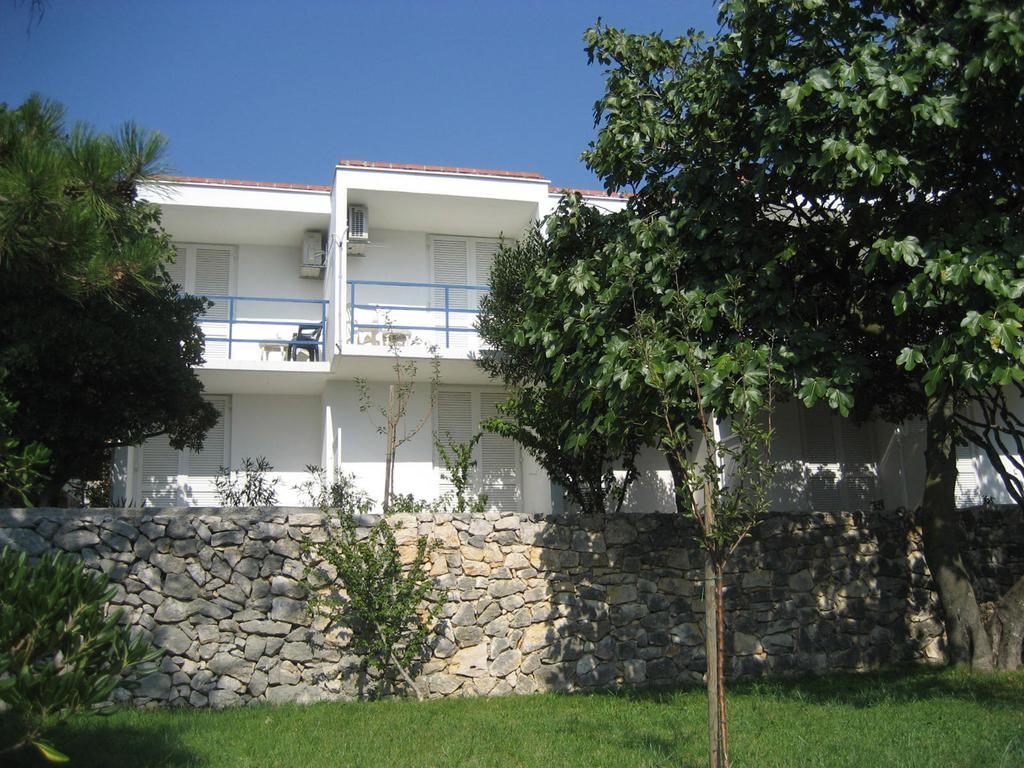 Adria Beach Guest House Нови-Винодолски Номер фото